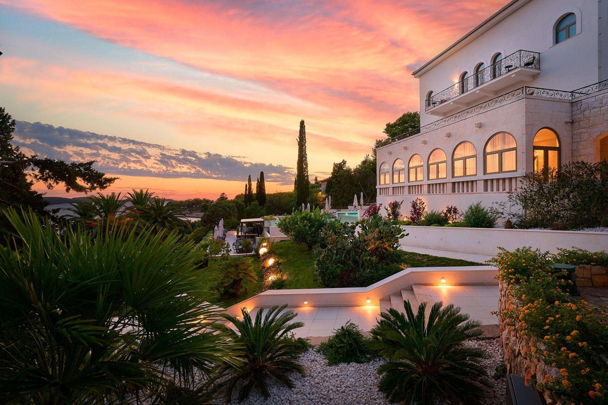Hotel Moeesy, Blue & Green Oasis ฮวาร์ ภายนอก รูปภาพ